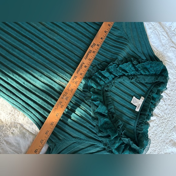 Vintage Teal Ruffled Long Sleeve Top 55% Silk - Picture 2 of 10